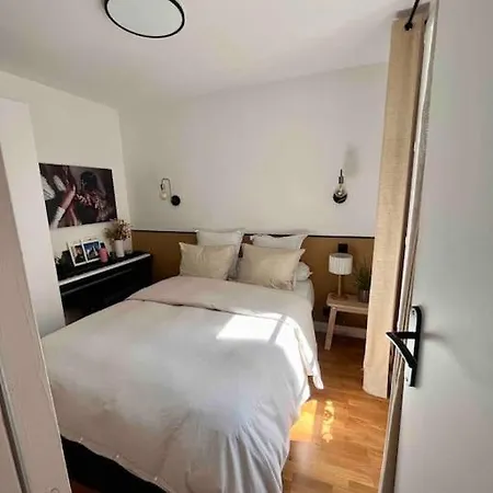 D'architecte, Paris-republique 2p Apartment